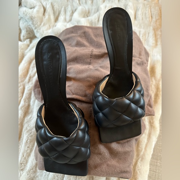 Bottega Veneta Quilted Leather Mule Sandals - Picture 12 of 13